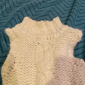 Cream Sleeveless Chunky Knit Sweater Size M